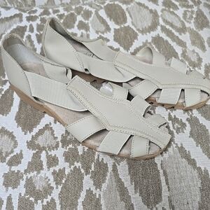 Gray Tan Closed-Toe Sandals with Woven Design